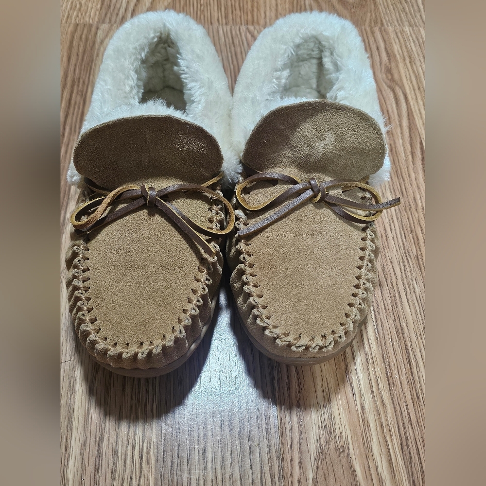 Tan Moccasin Slippers with Fur Lining